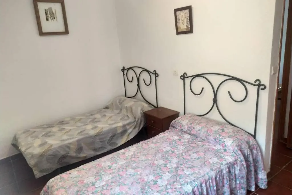 Casa Rosa Sedella 0*,  España